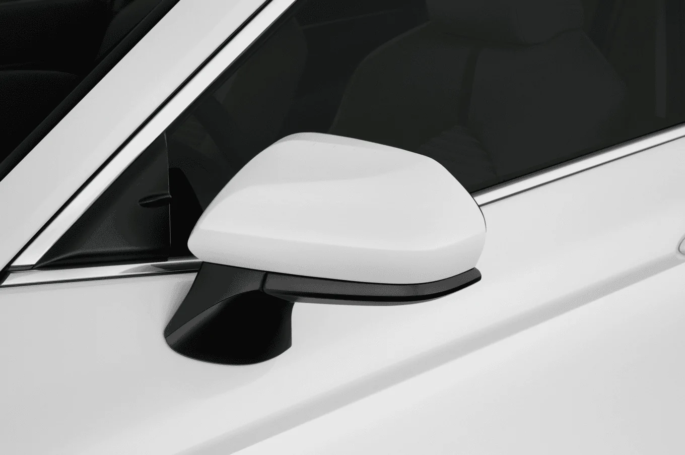 2018-toyota-camry-se-sedan-mirror.webp