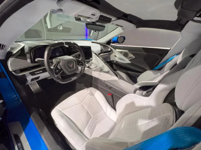 2024-Corvette-E-Ray-3-640x480.jpg