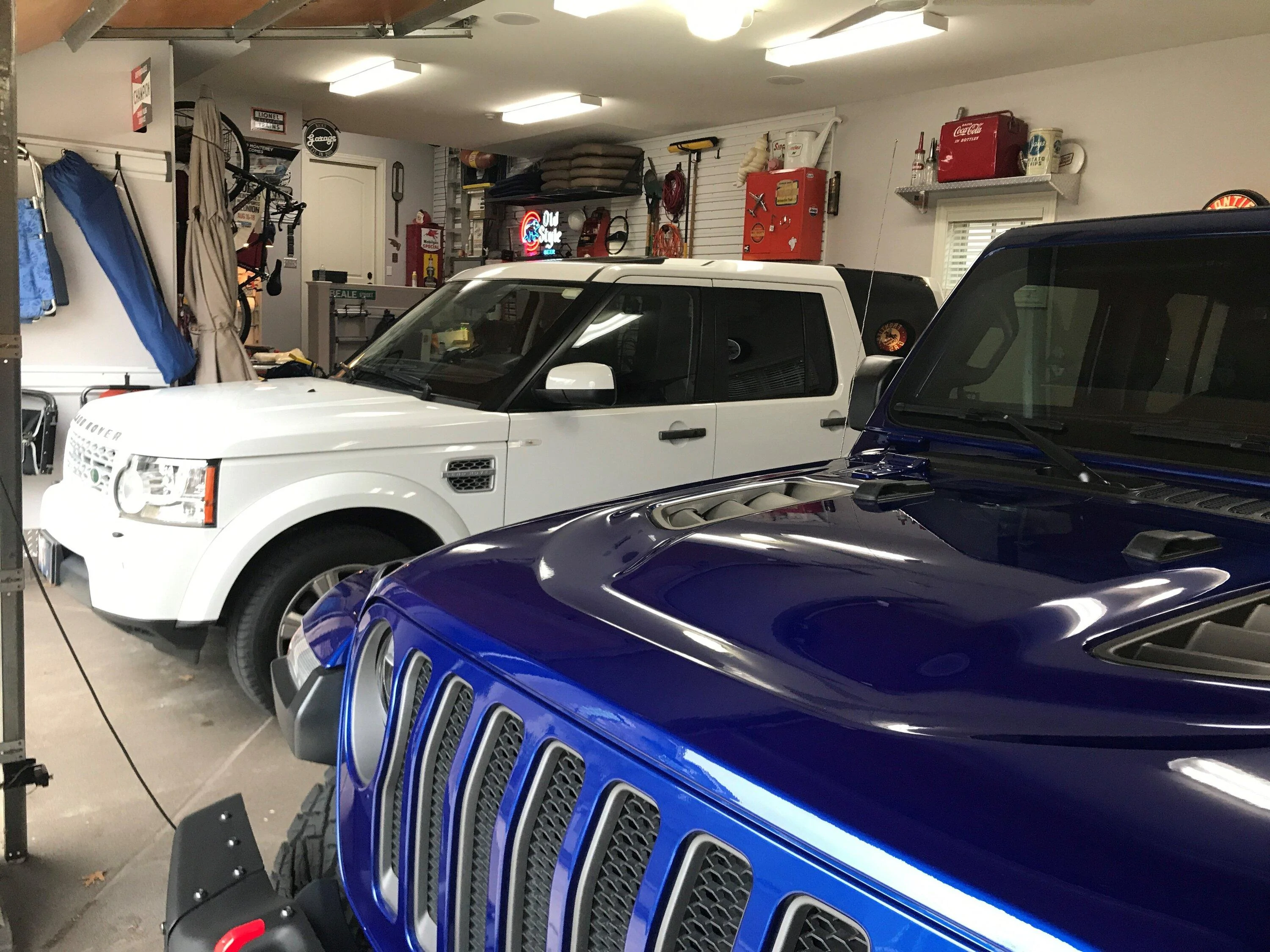 LR4 Garage.webp