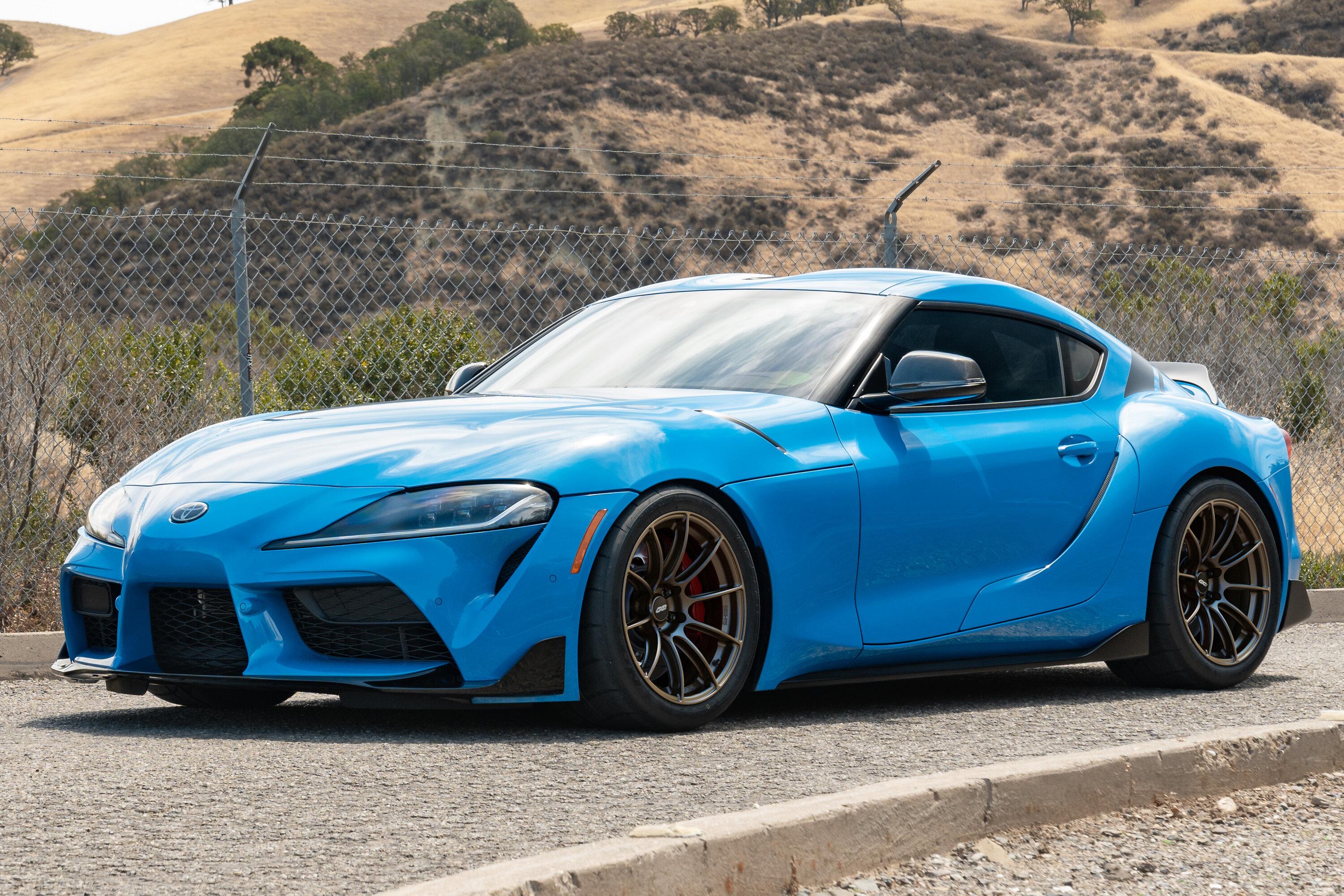 Blue_Supra_SupraGR_SM10RS1811ET40_SatinBronze_01.jpg