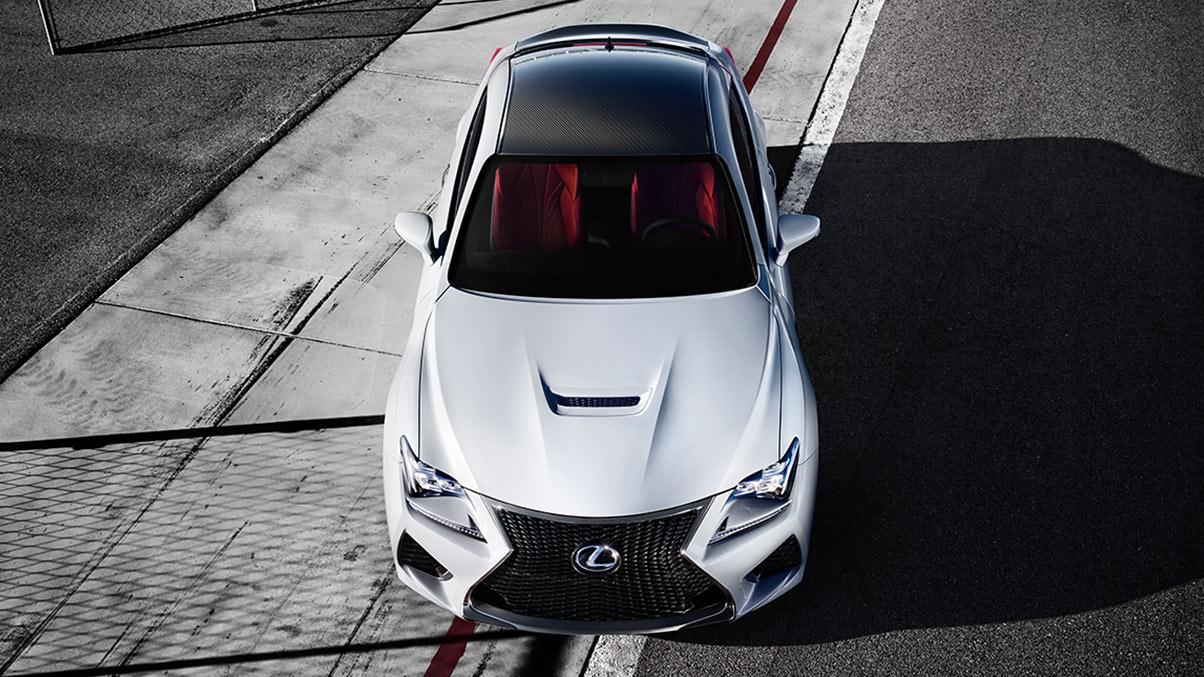 Lexus-comfort-design-carbon-fiber-roof-overlay-1204x677-LEX-RCF-MY18-0015.jpg