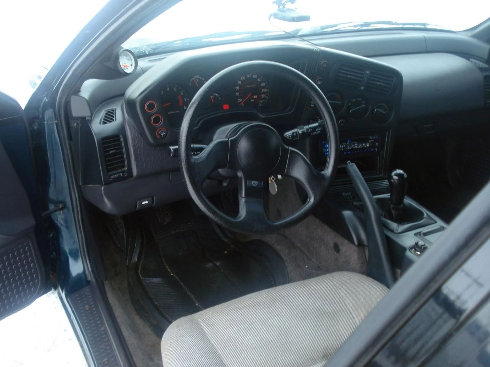 eagle-talon-interior-4.webp