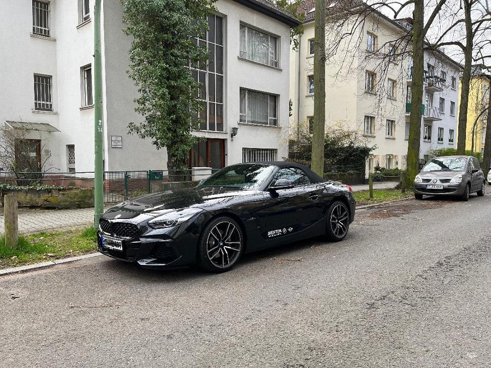Black Z4 2022.jpg