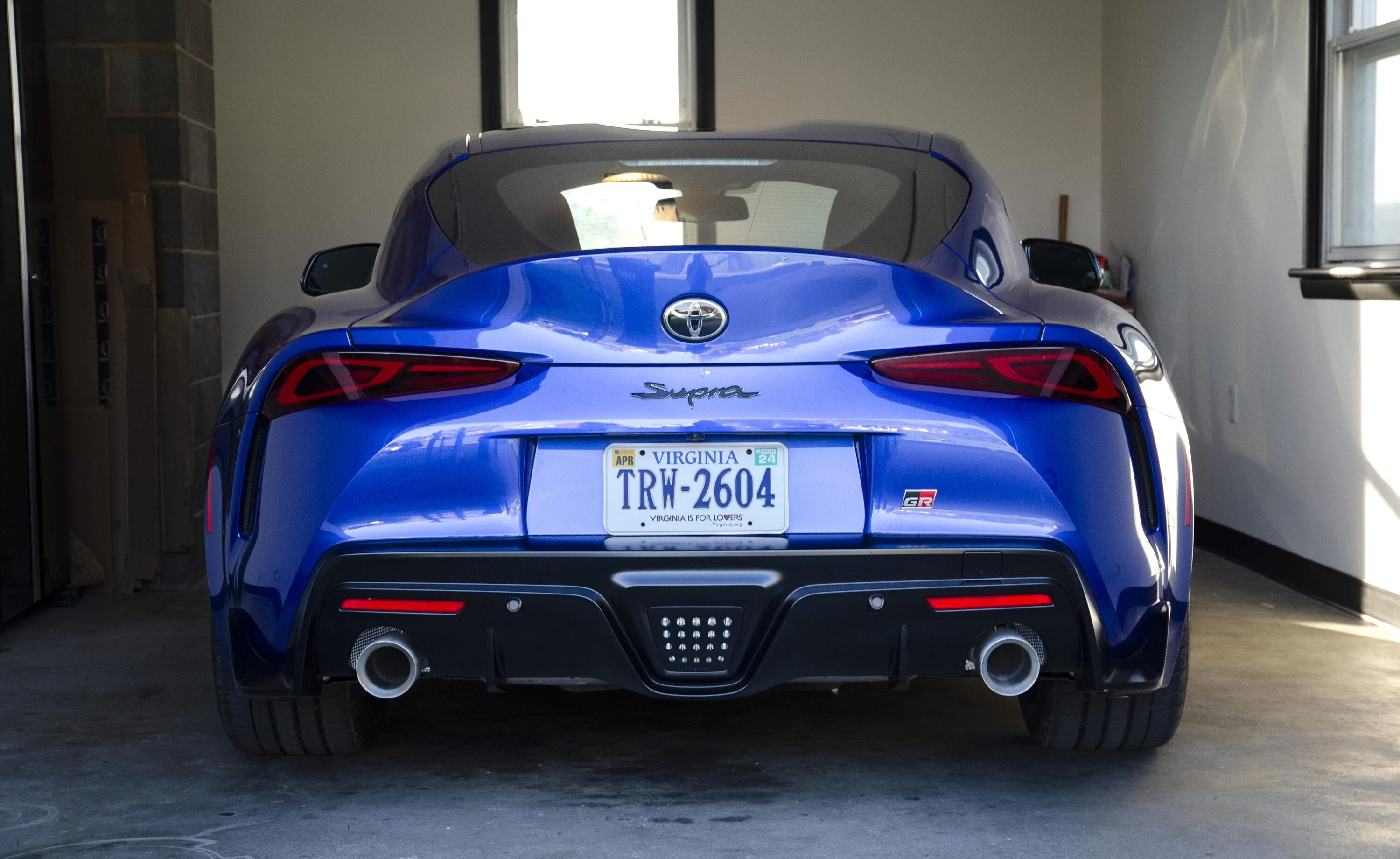 supra_back.webp